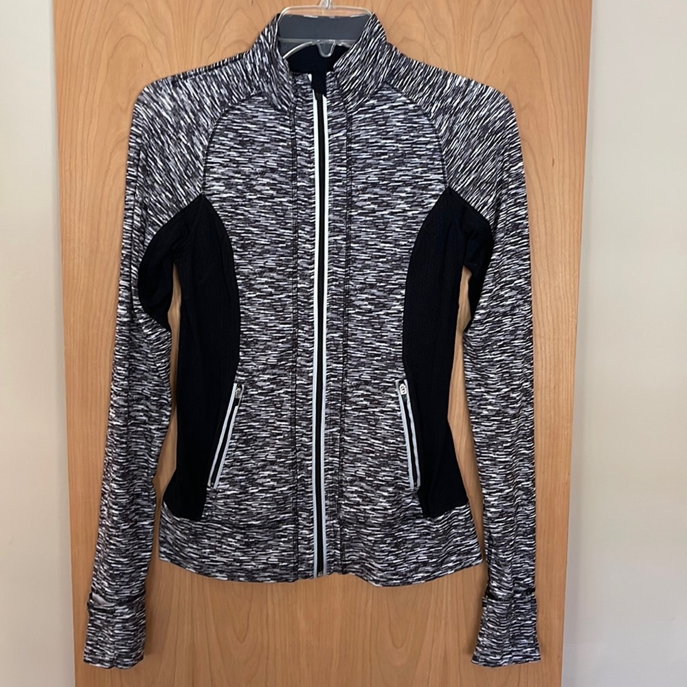 Reva Activewear Full-Zip jacket, size small